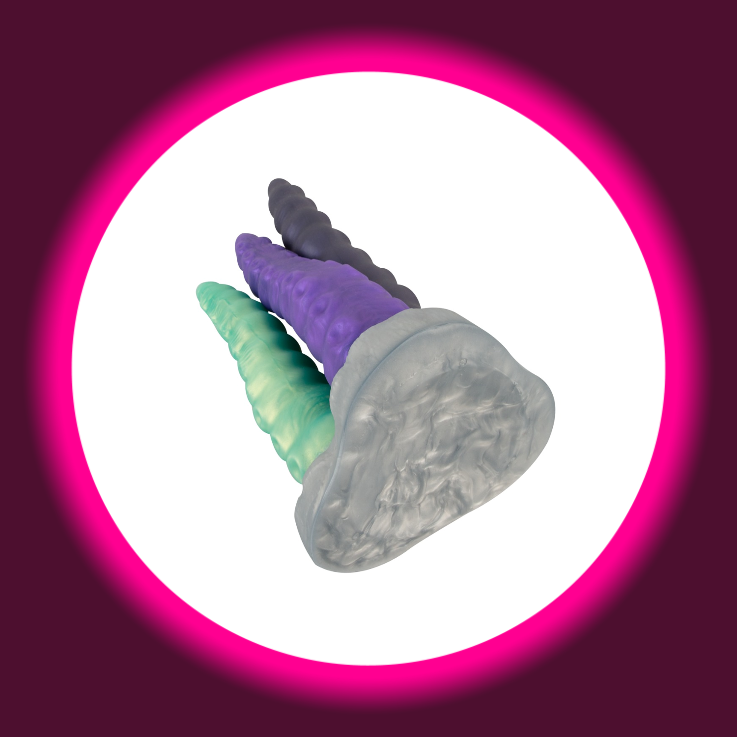 silberner Sockel mit drei Dildos in grün, violett und schwarz in Tentakel-Optik, Beasty Cocks Triple Tentacle