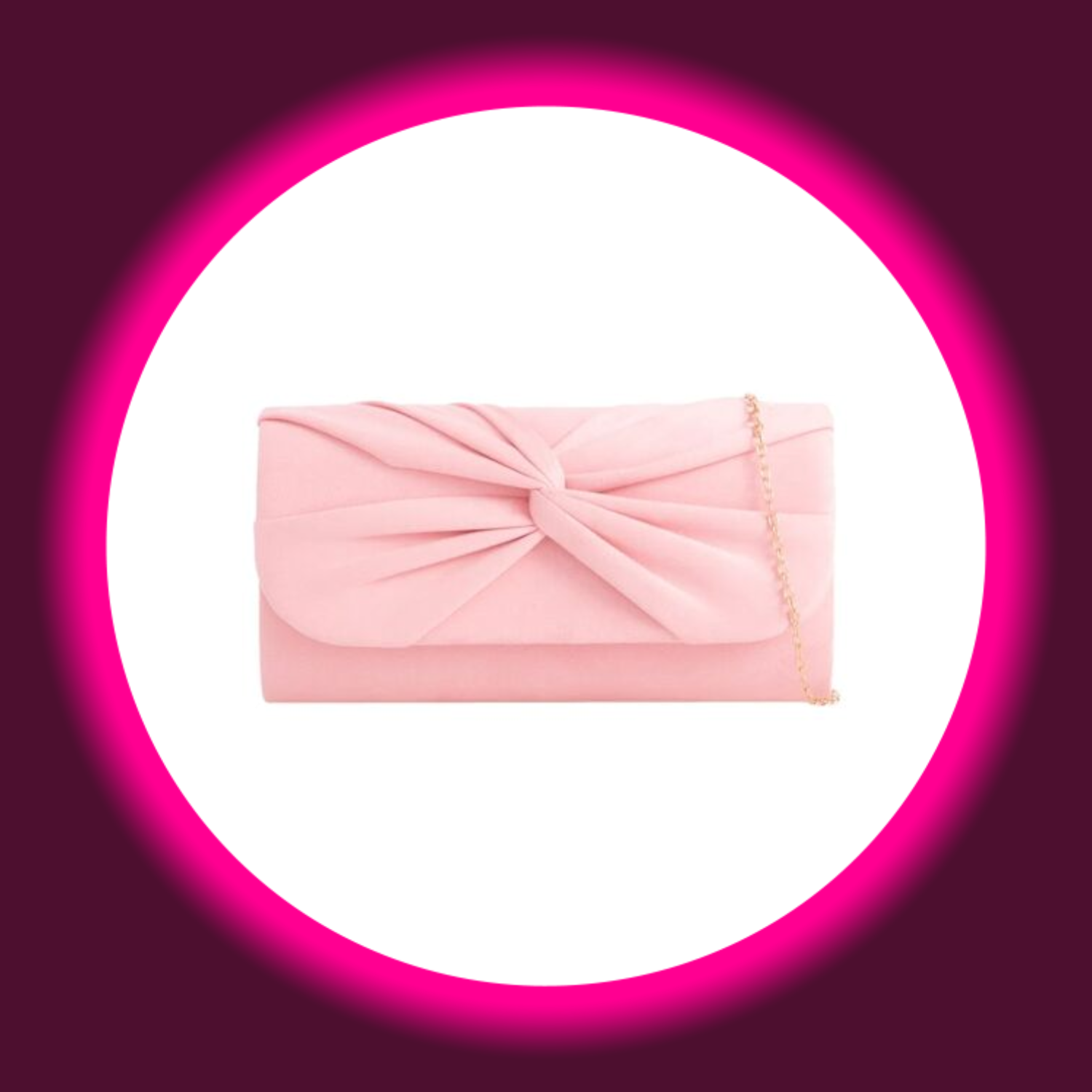 Frontansicht auf eine rosa rechteckige Handtasche bzw. Clutch mit goldfarbener Kette und rosa Knoten auf weißem Untergrund