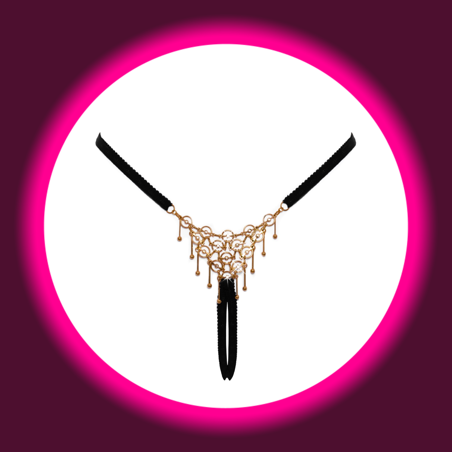 schwarzer String von Cotelli mit goldenen Schmuckelementen