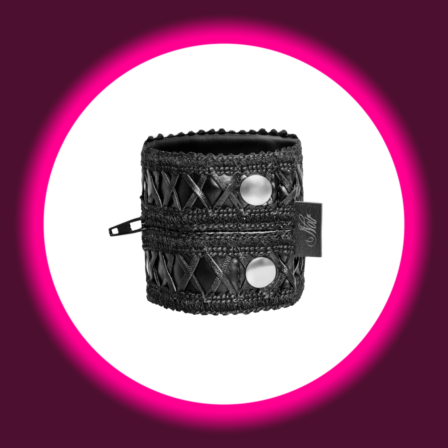 schwarze Handgelenktasche mit zwei Knöpfen von Noir Handmade
