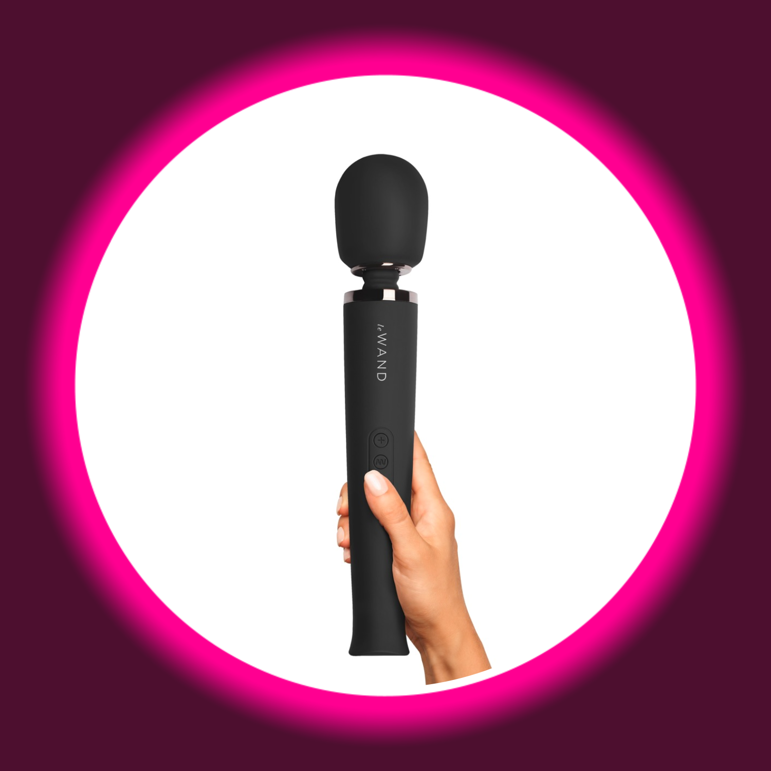 Frontansicht eines schwarzen Massagestabs Wand Vibrators von Le Wand