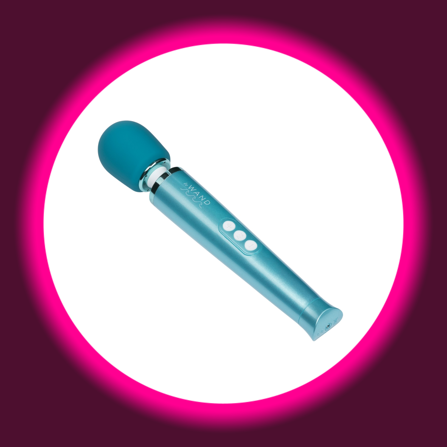 le WAND Dive Massagestab – Frontansicht freistehend, ozeanblauer metallischer Griff mit le WAND Schriftzug, türkisfarbener Soft-Touch-Massagekopf und 3-Button-Steuerung in Weiß