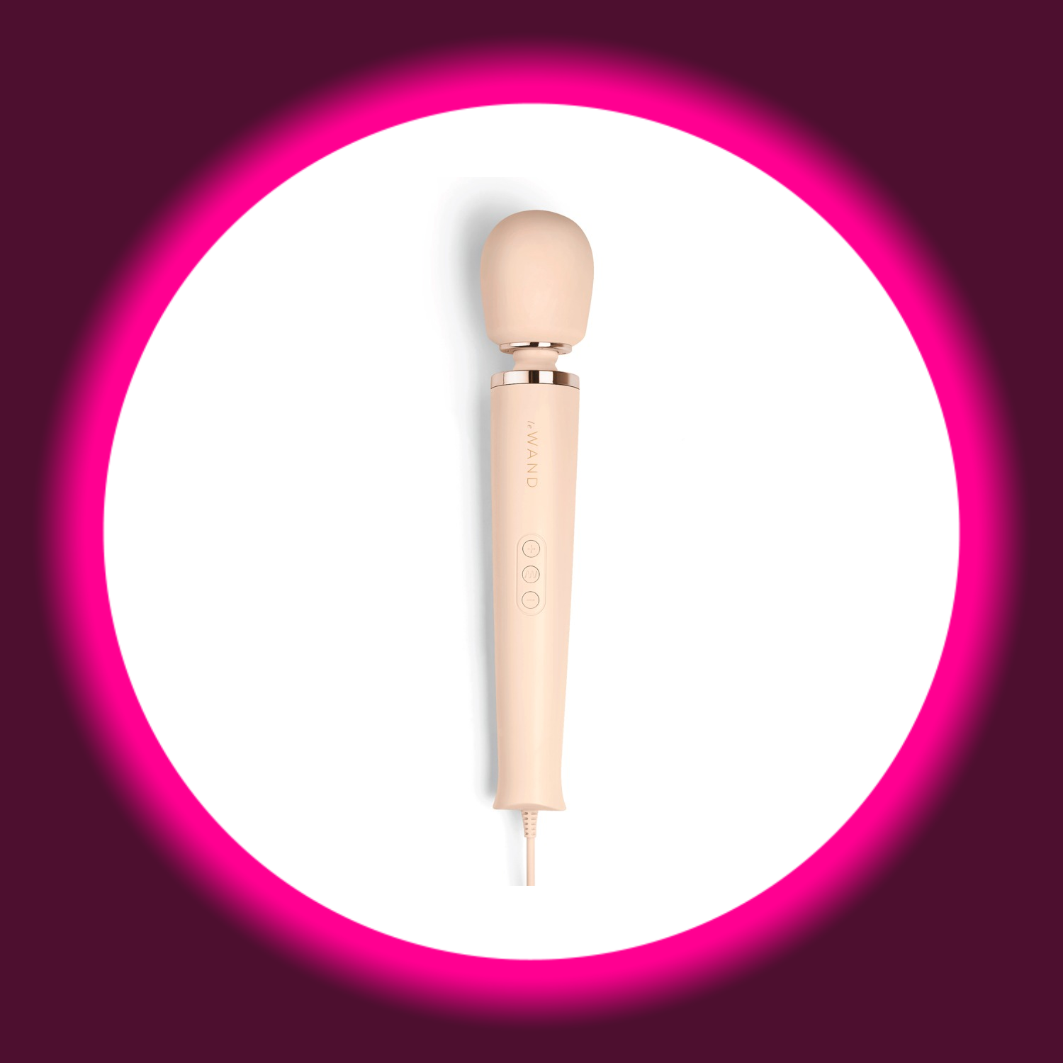 le WAND Powerful Plug-In Massagestab – Frontansicht freistehend in Hellblau, samtweicher türkisfarbener Massagekopf, hellblauer Griff mit le WAND Schriftzug, Goldring-Detail, 3-Button-Steuerung und hellblaues Netzkabel