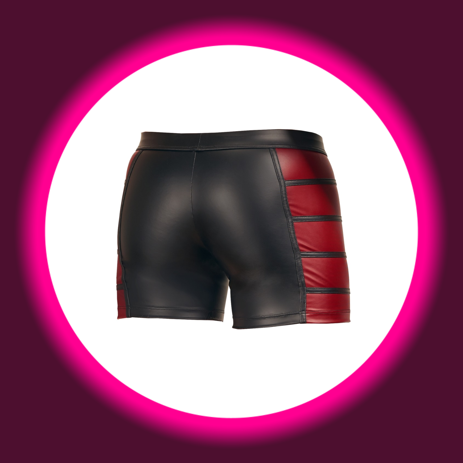 Rückansicht schwarze enge Shorts in Mattlook und mit roten Streifen, NEK