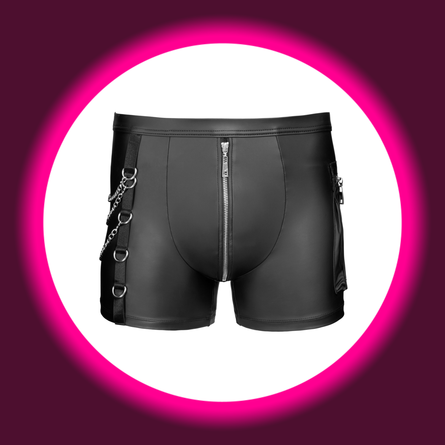 Frontansicht schwarz matte Shorts von NEK mit Reißverschluss, Ringen und Zierketten