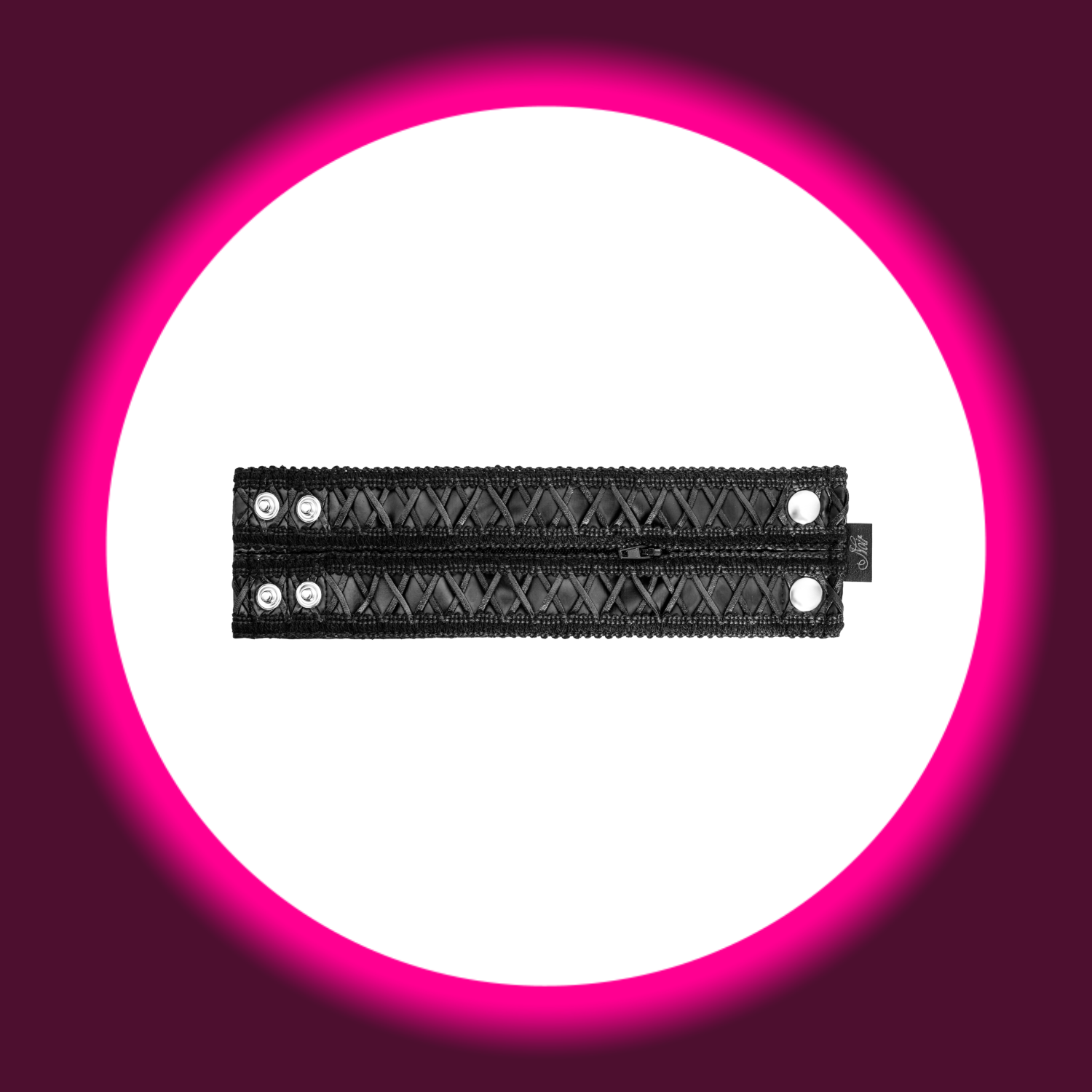 ausgebreitete schwarze Handgelenktasche F326 von Noir Handmade