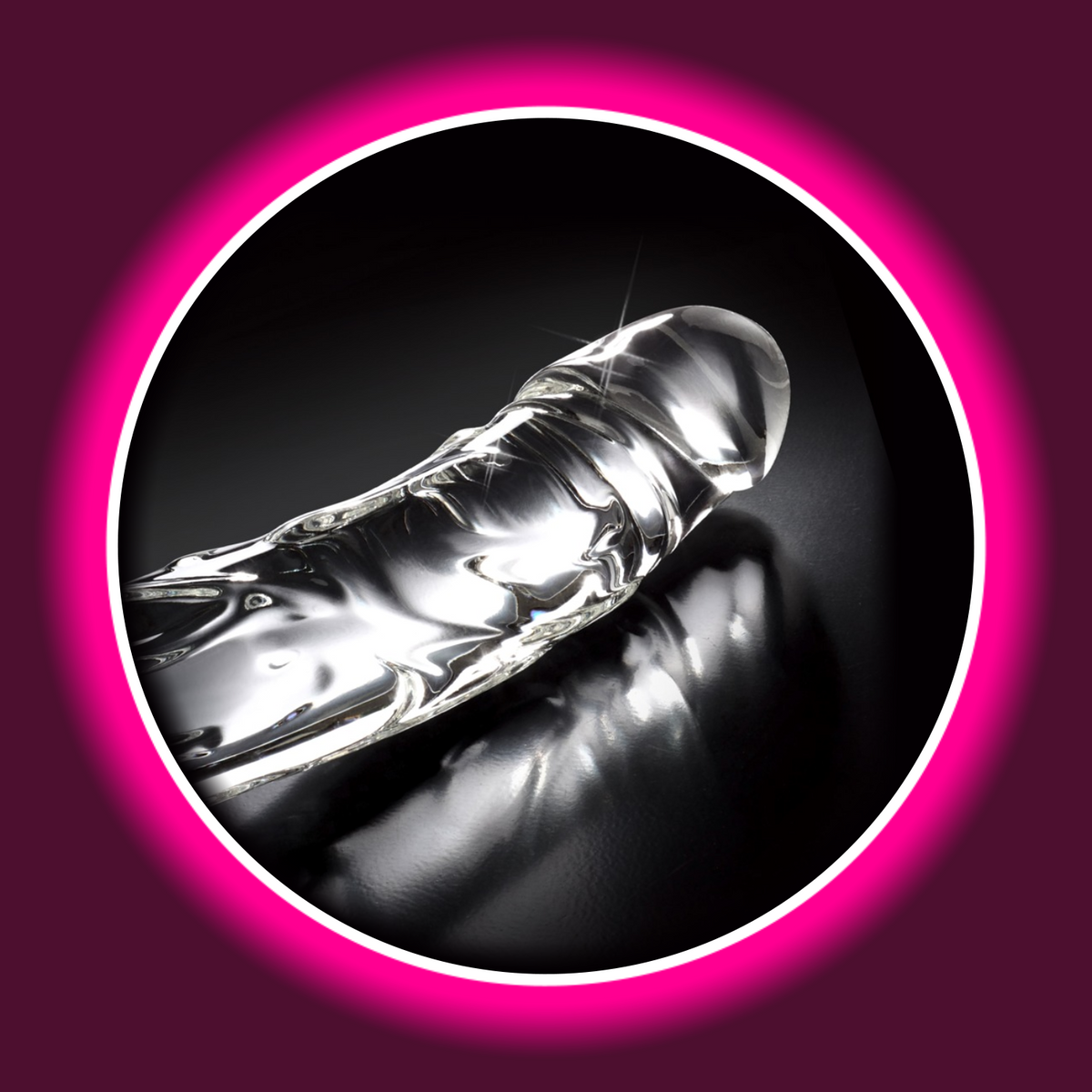 Pipedream Icicles No. 62 Glasdildo, Nahaufnahme der geformten Spitze und der erhabenen Strukturen auf dem transparenten Glasschaft
