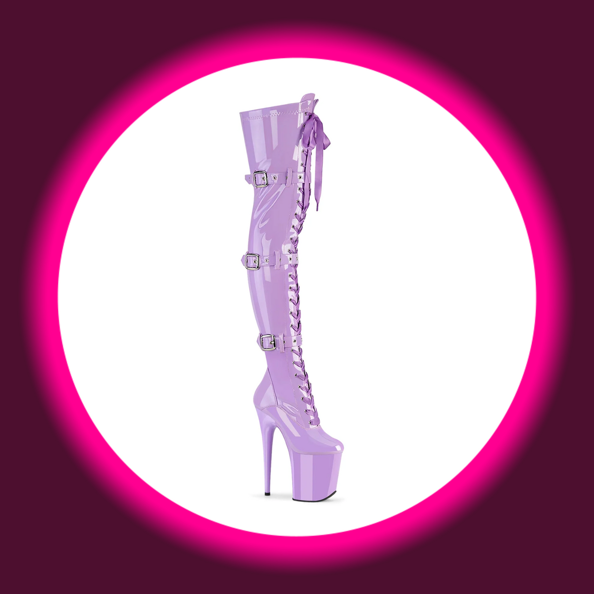 Pleaser Flamingo 3028 Overknee-Plateau-Stiefel in violettem Lack mit farblich abgestimmter Frontschnürung und drei Schnallenriemen, schräge Frontansicht