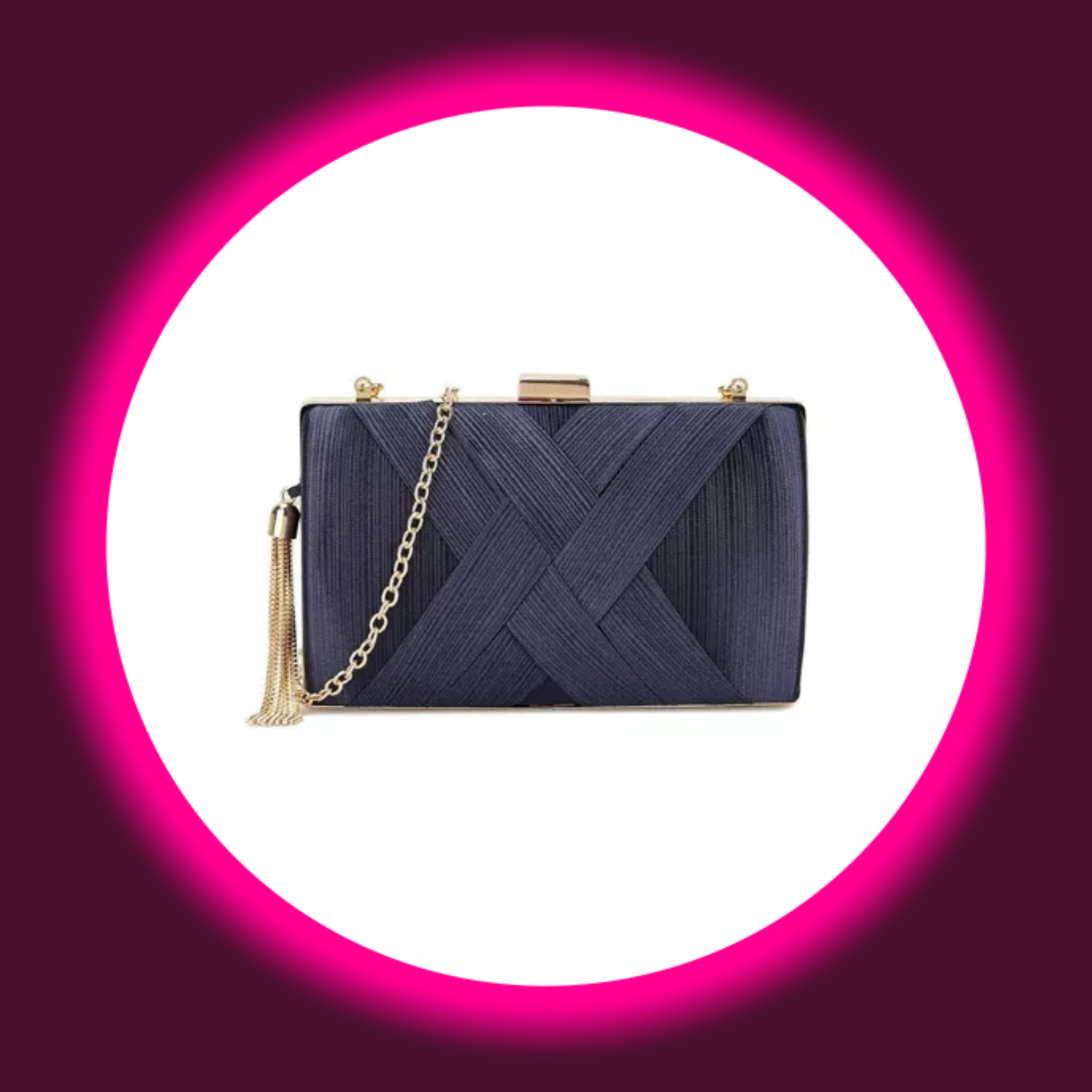 Frontansicht schwarze Clutch im Flechtdesign, mit Quasten und goldener Kette, Aftershock London