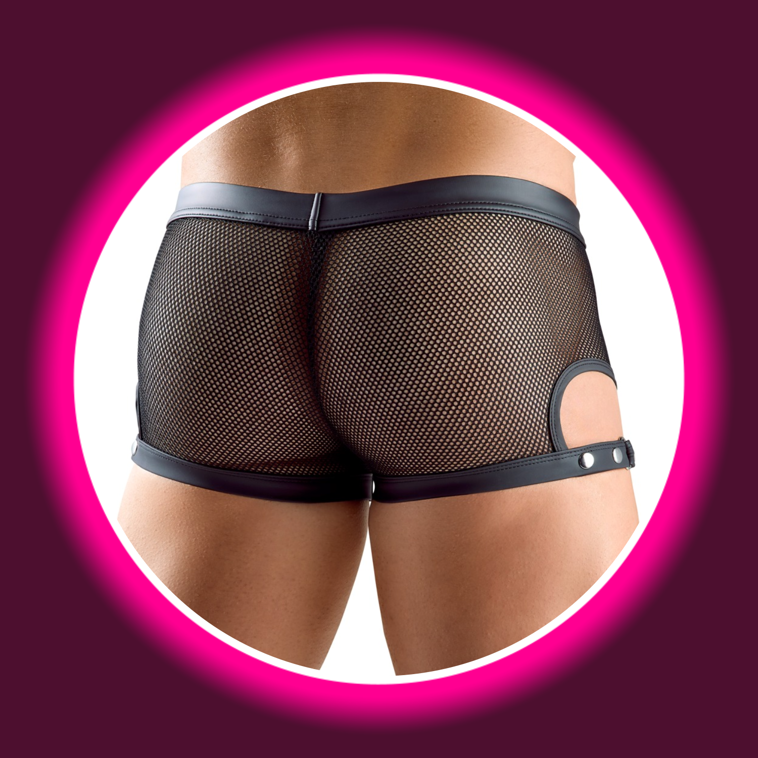 Rückansicht schwarze Pants von Svenjoment mit Druckknöpfen, Materialmix aus Netz und Mattlook