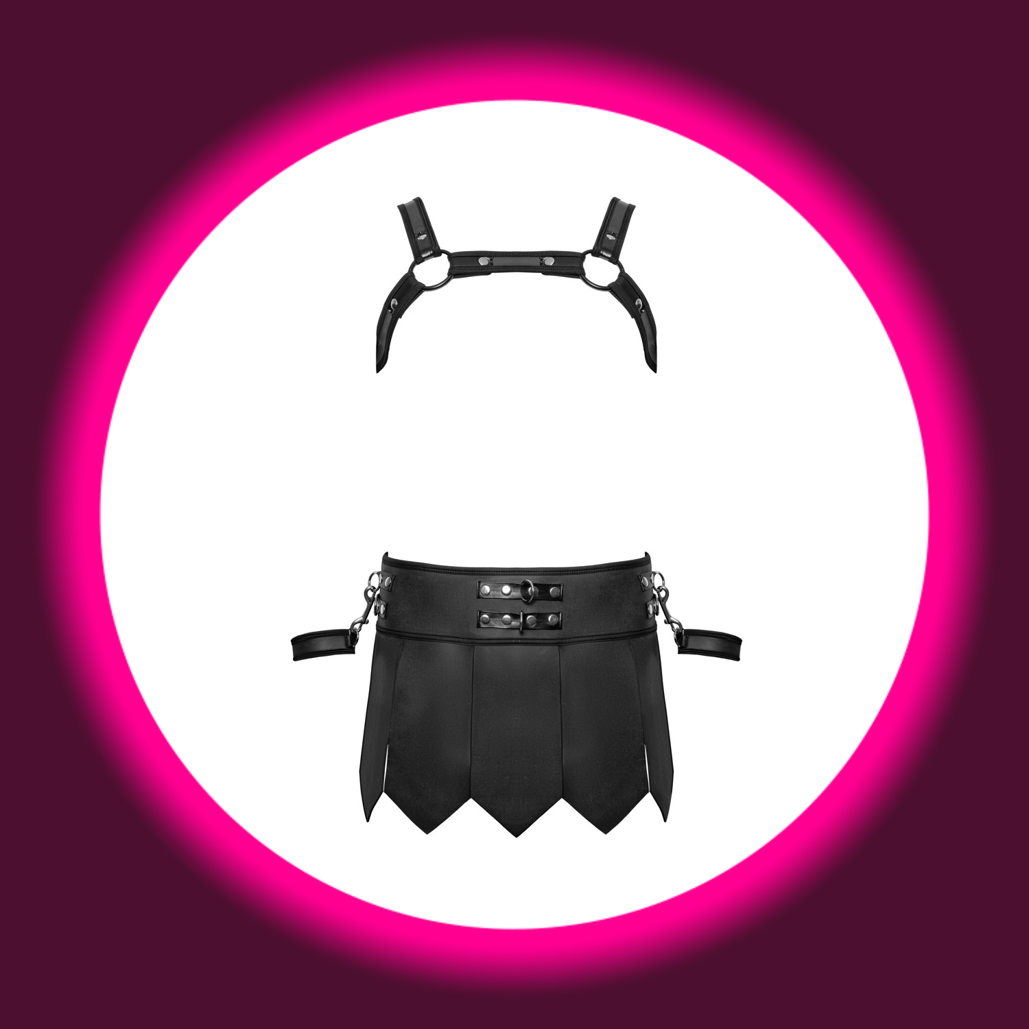 Frontansicht schwarzer Gladiator Rock mit Brustharness und Handfesseln, Svenjoyment Bondage