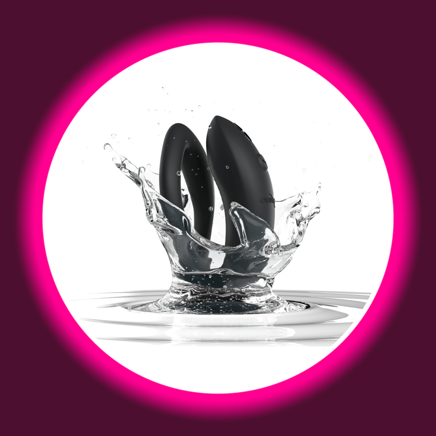schwarzer Paarvibrator We Vibe Sync-O fällt ins Wasser