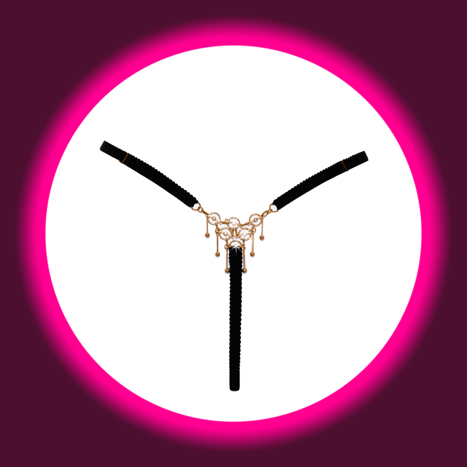 schwarzer String von Cotelli mit goldenen Schmuckelementen