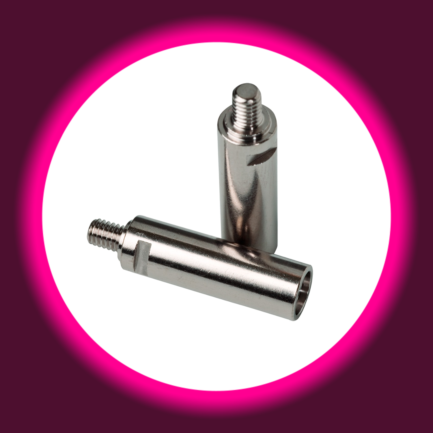 zwei silberne kurze Stangen mit Gewinde des Jes Extender Penisextender