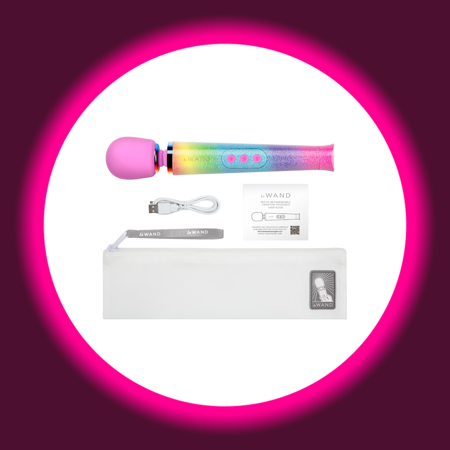 le WAND Petite All That Glimmers – vollständiger Lieferumfang: Massagestab, USB-Ladekabel, Bedienungsanleitung und hochwertiger weißer Aufbewahrungsbeutel