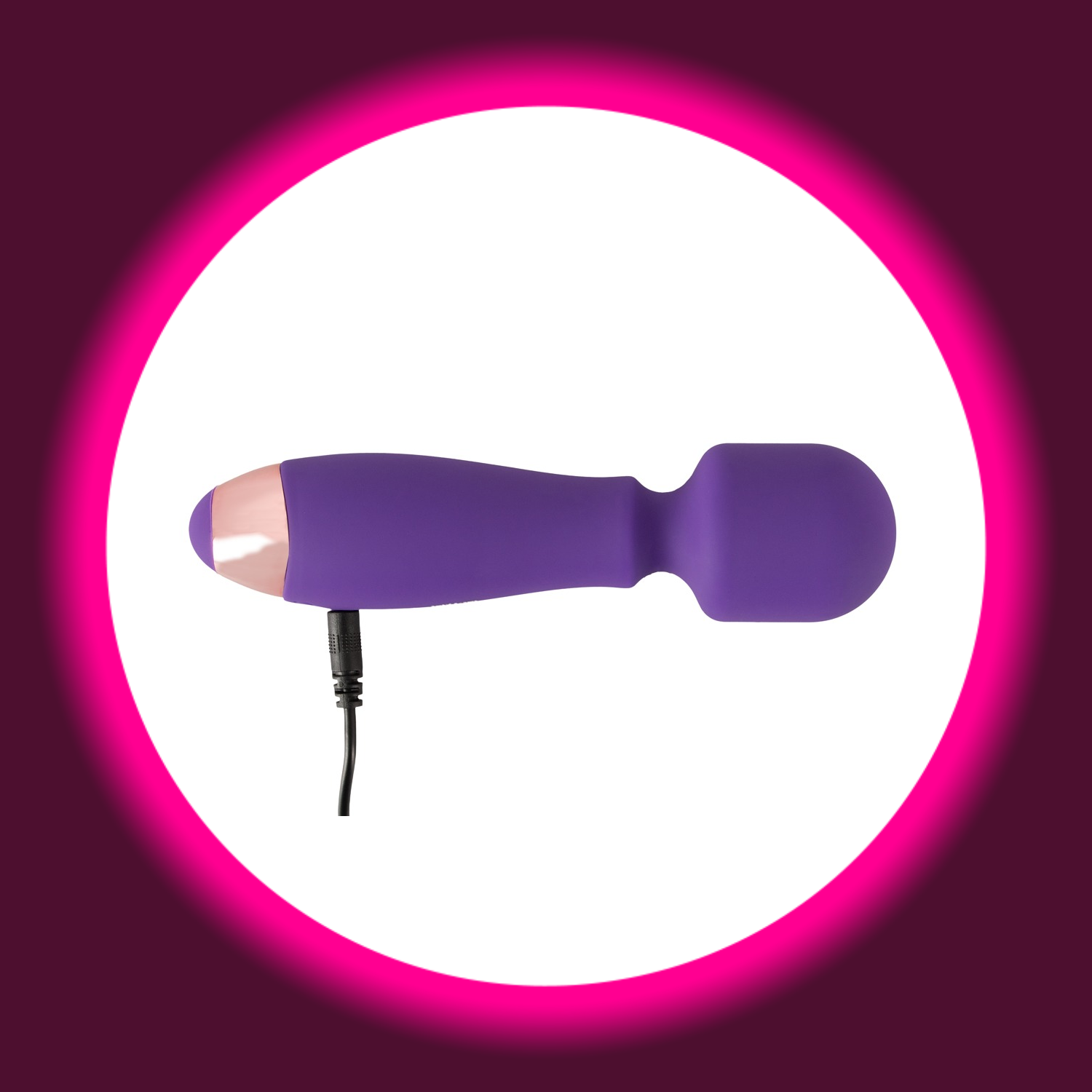 seitliche Ansicht eines lila Wandvibrators mit angeschlossenem USB-Ladekabel, Magic Shiver
