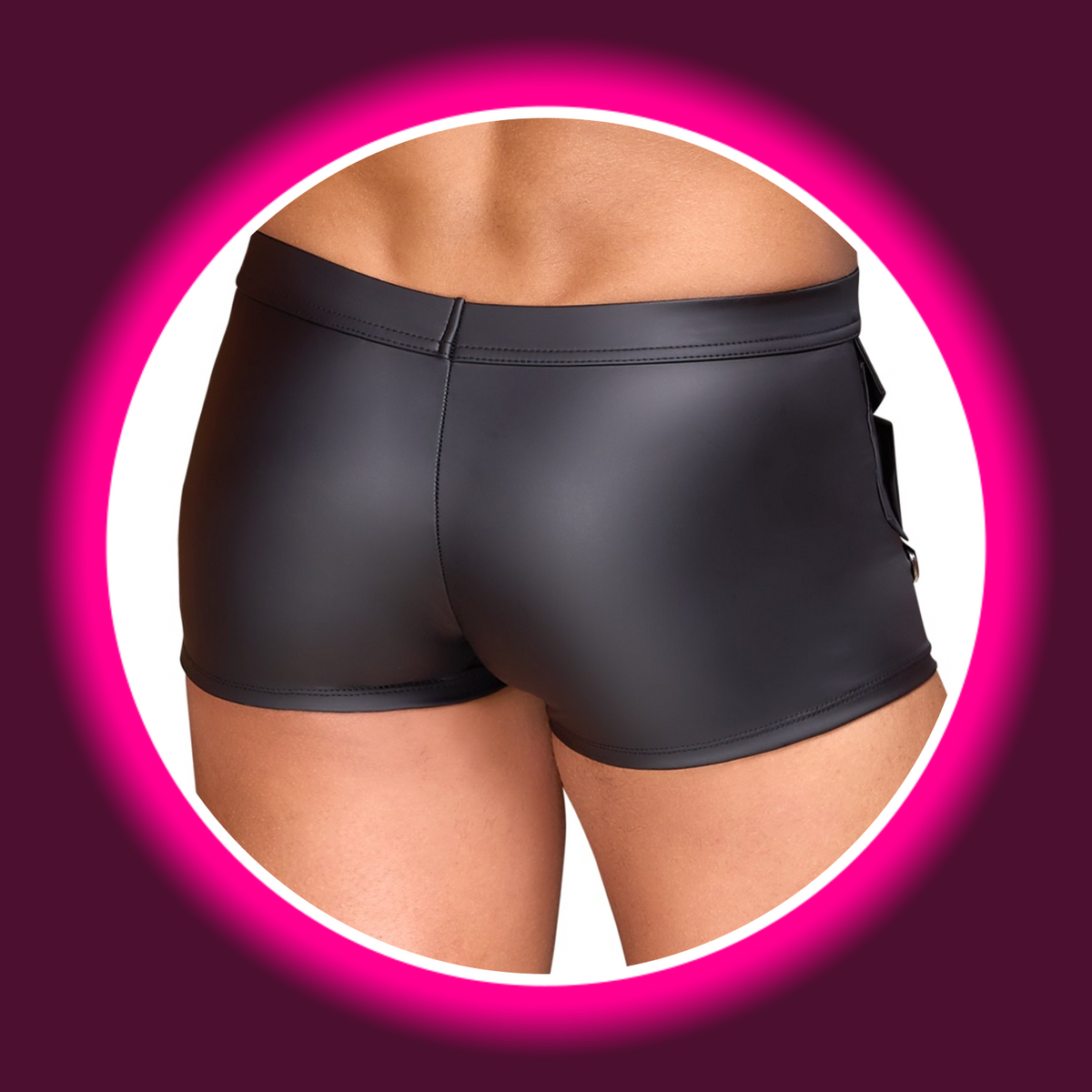 NEK Pants Ben schwarz – Rückansicht am Model, körperbetonender Mattlook, seitliche Klappentasche mit D-Ring sichtbar