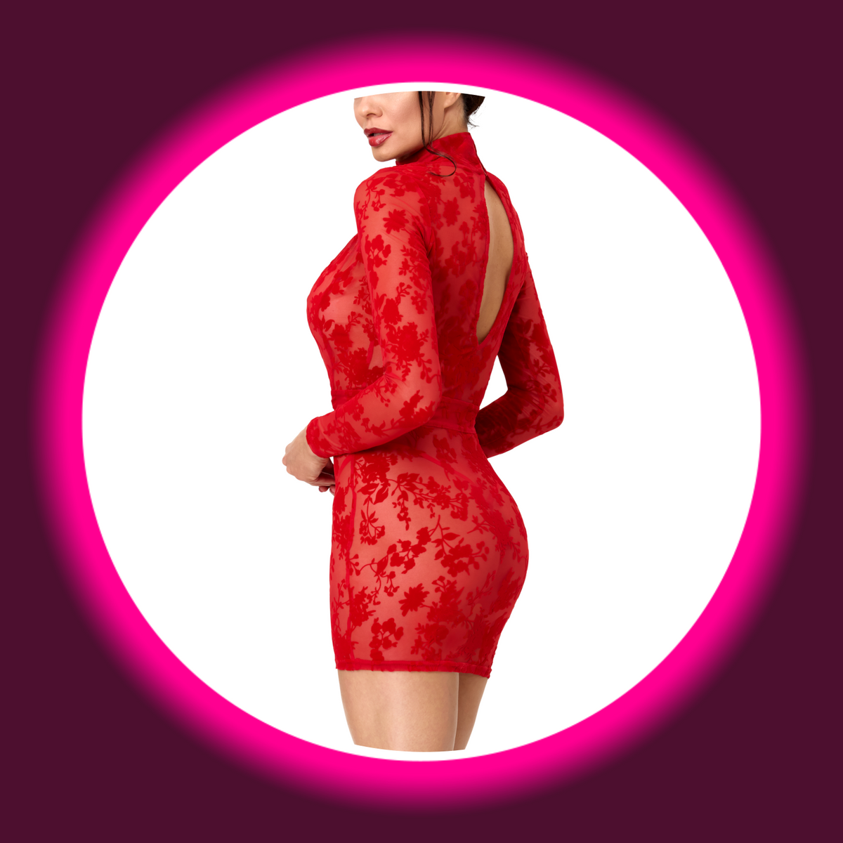 NOIR HANDMADE Minikleid Lovebite F415 rot – Rückansicht am Model, tailliertes Minikleid mit verlängertem Rückenschlitz, Stehkragen mit Hakenverschluss und langen Ärmeln, florales Flockmuster auf transparentem Tüll