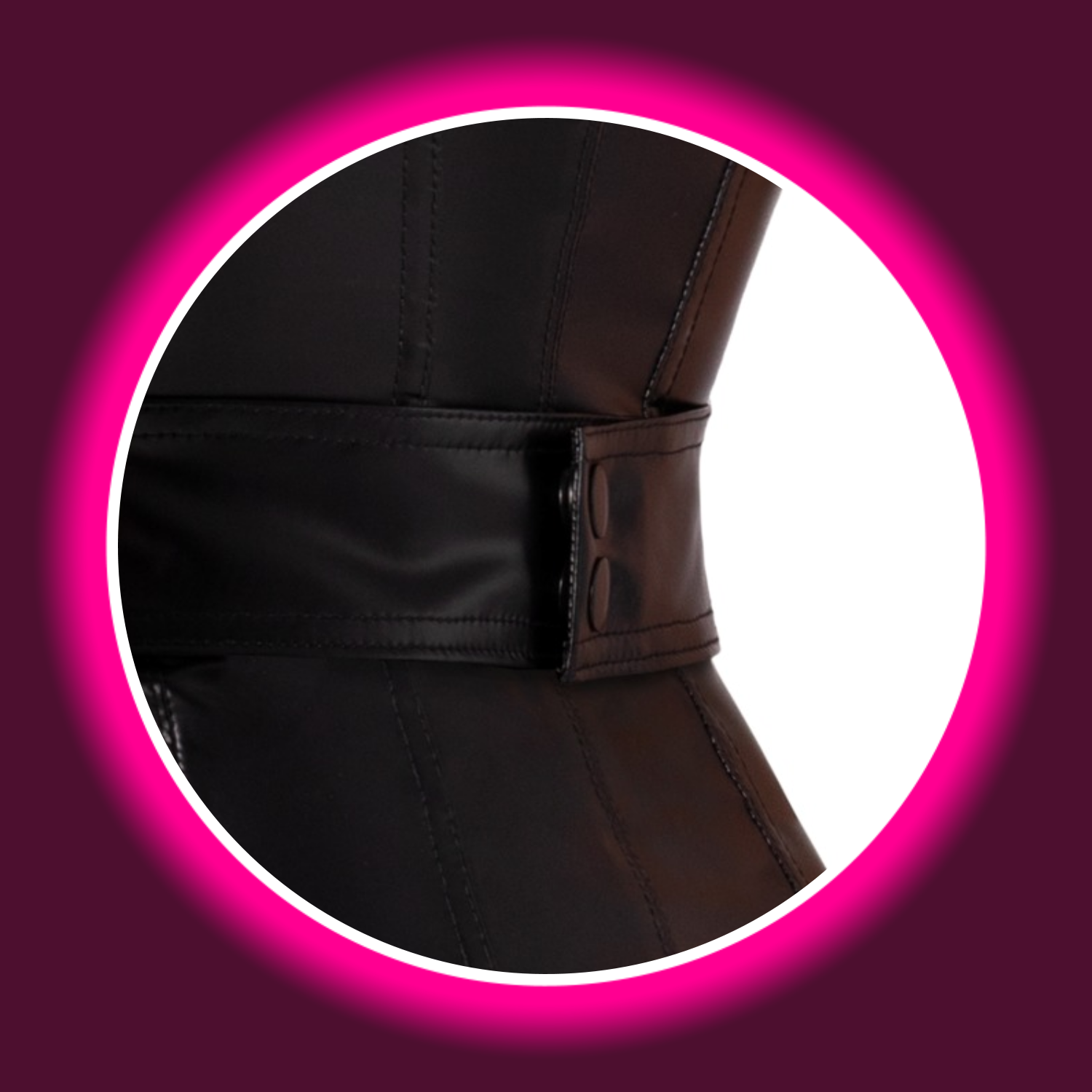 Gürtel mit Druckknöpfen an einem schwarzen Kleidungsstück, Noir Handmade Starlet F320