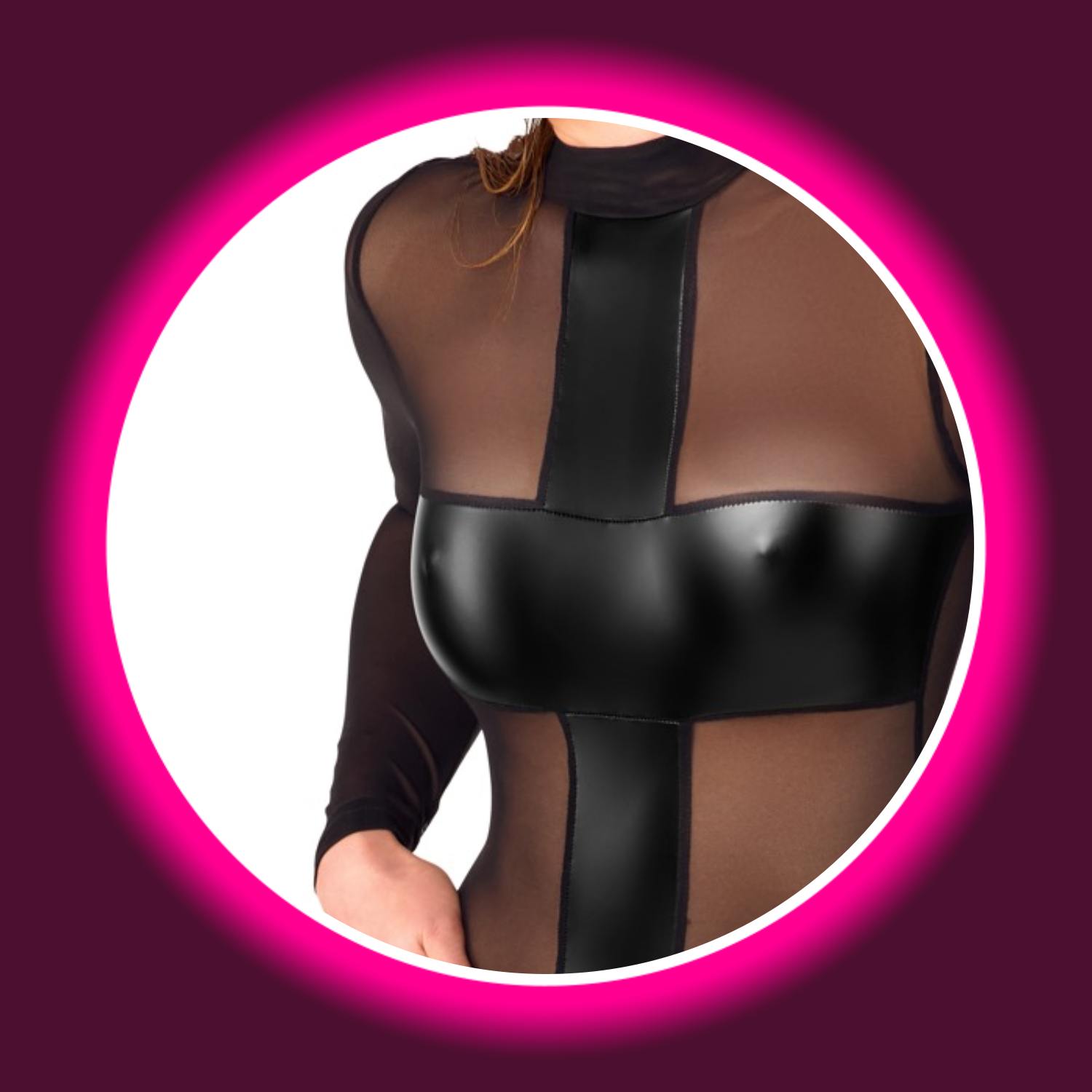 Detailansicht Frau in transparentem langem Overall mit blickdichten Wetlook-Streifen, Noir Handmade 