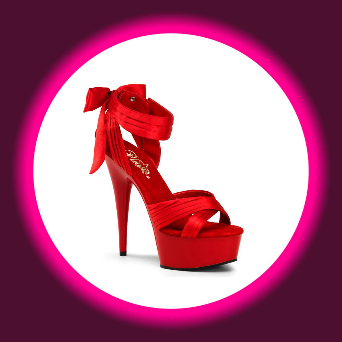 Pleaser Delight 668 Plateau-Sandalette aus rotem Satin mit plissierten Kreuzriemen, Knöchelriemen und dekorativer Schleife, schräge Frontansicht