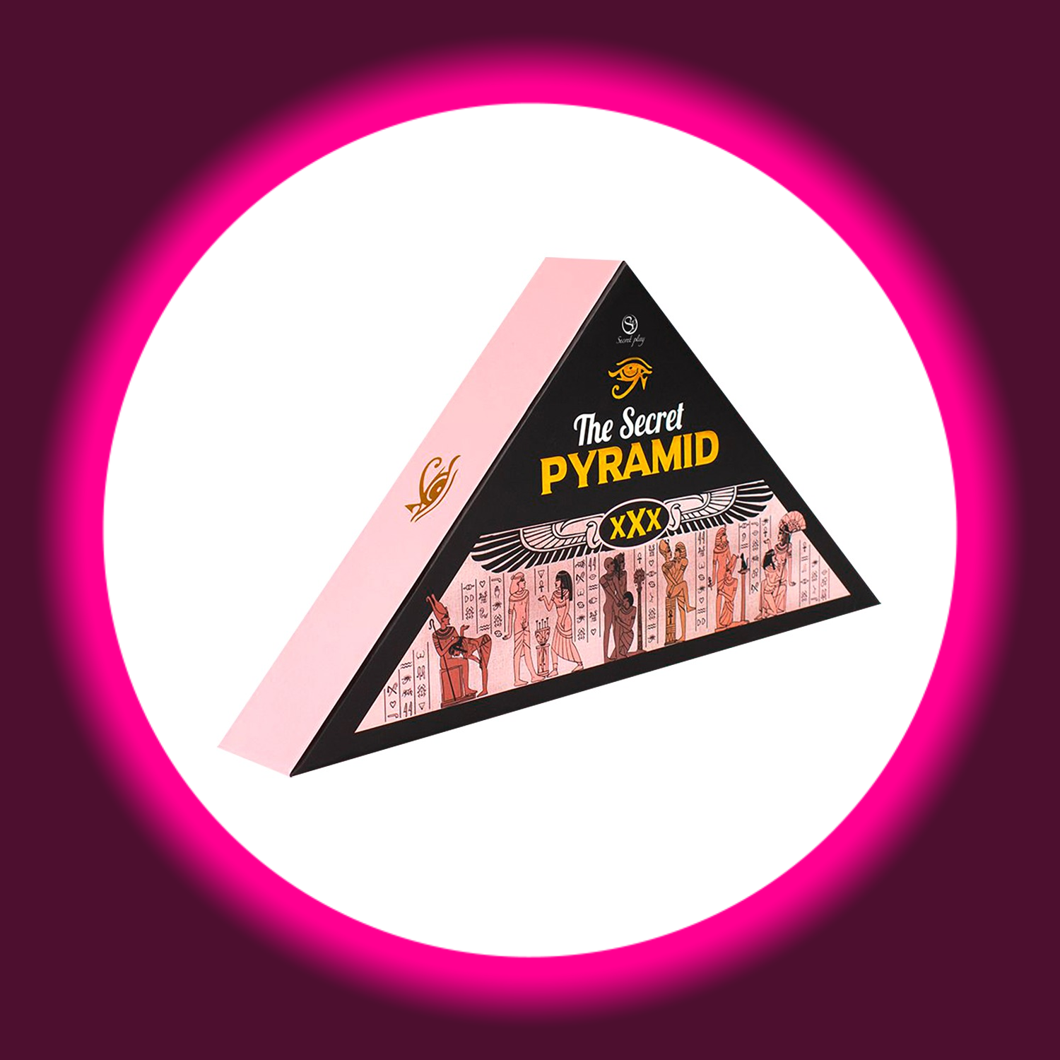 dreieckige Verpackung des Brettspiels The Secret Pyramid mit ägyptischen Figuren