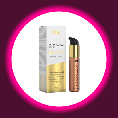weiß goldene Produktverpackung einer Bodylotion mit daneben stehendem Cremespender mit der Aufschrift sexy glow