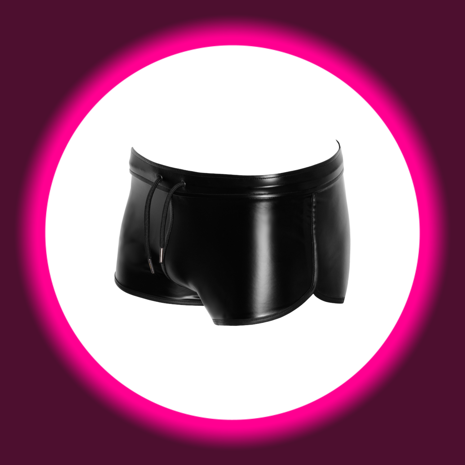 seitliche Ansicht schwarze glänzende kurze Hose von Noir Handmade