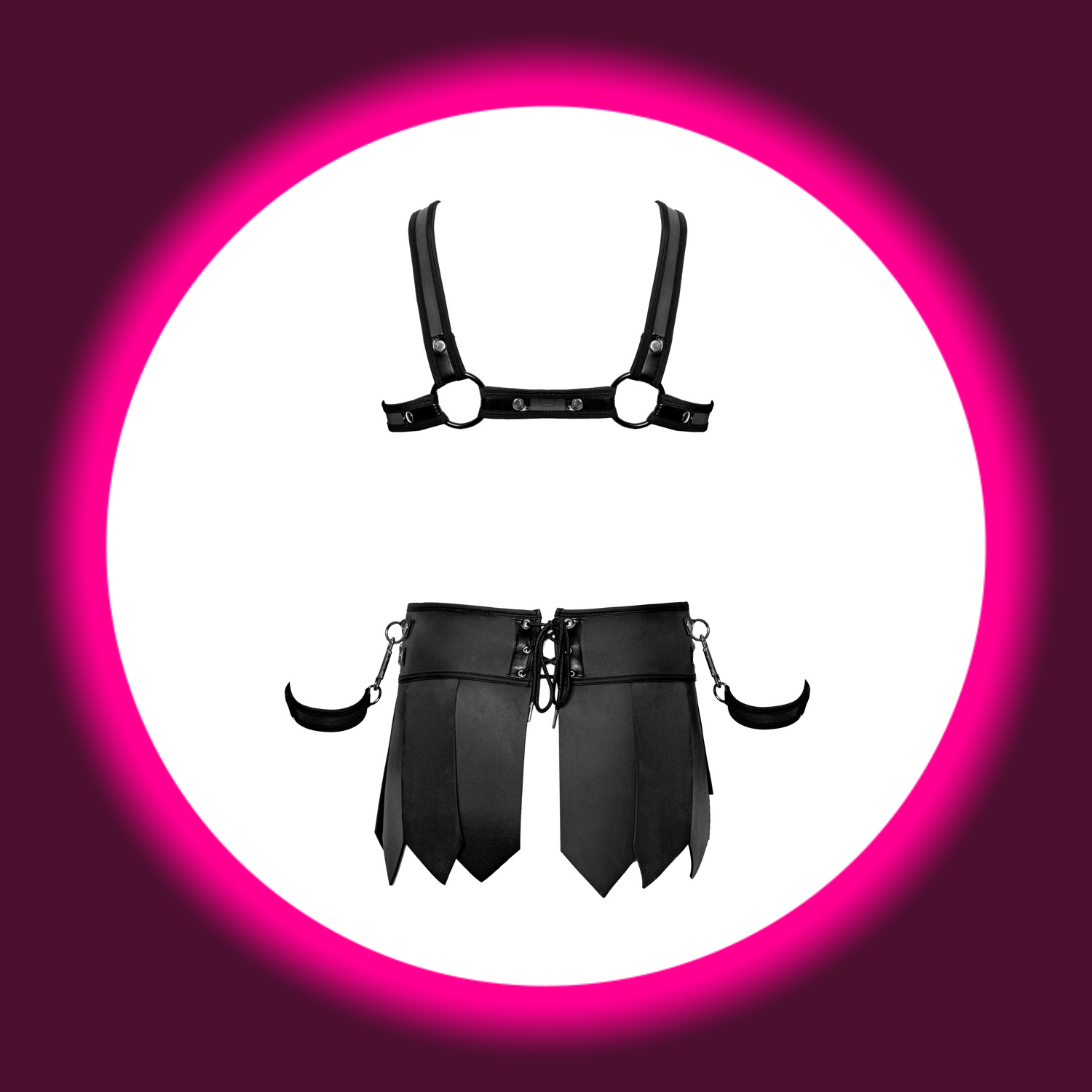 Rückansicht schwarzer Gladiator Rock mit Brustharness und Handfesseln, Svenjoyment Bondage