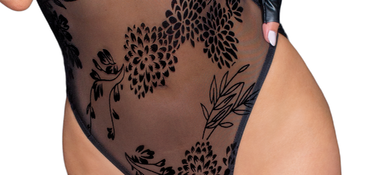 Detailansicht Frau in schwarzem transparentem Body F242 mit Blumenmuster, Noir Handmade