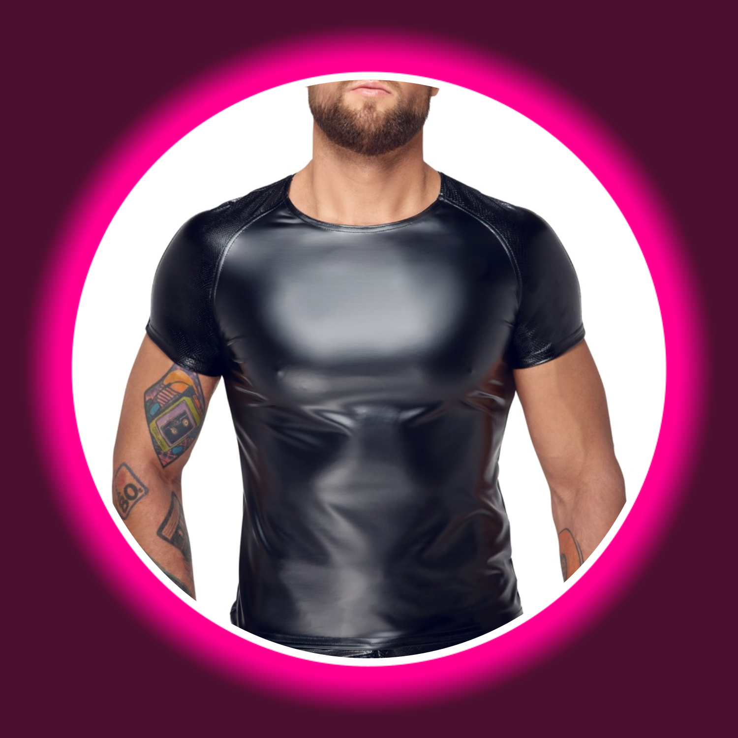 Frontansicht schwarzes glänzendes T-Shirt von Noir Handmade