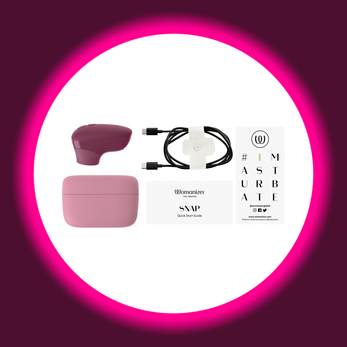 Womanizer Snap vollständiger Lieferumfang – violetter Klitoris-Stimulator, rosa Ladecase, USB-C-Ladekabel, Quick Start Guide und Womanizer-Karte